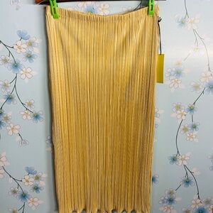 NWT Oli | Viv Champagne Accordion Pencil Skirt